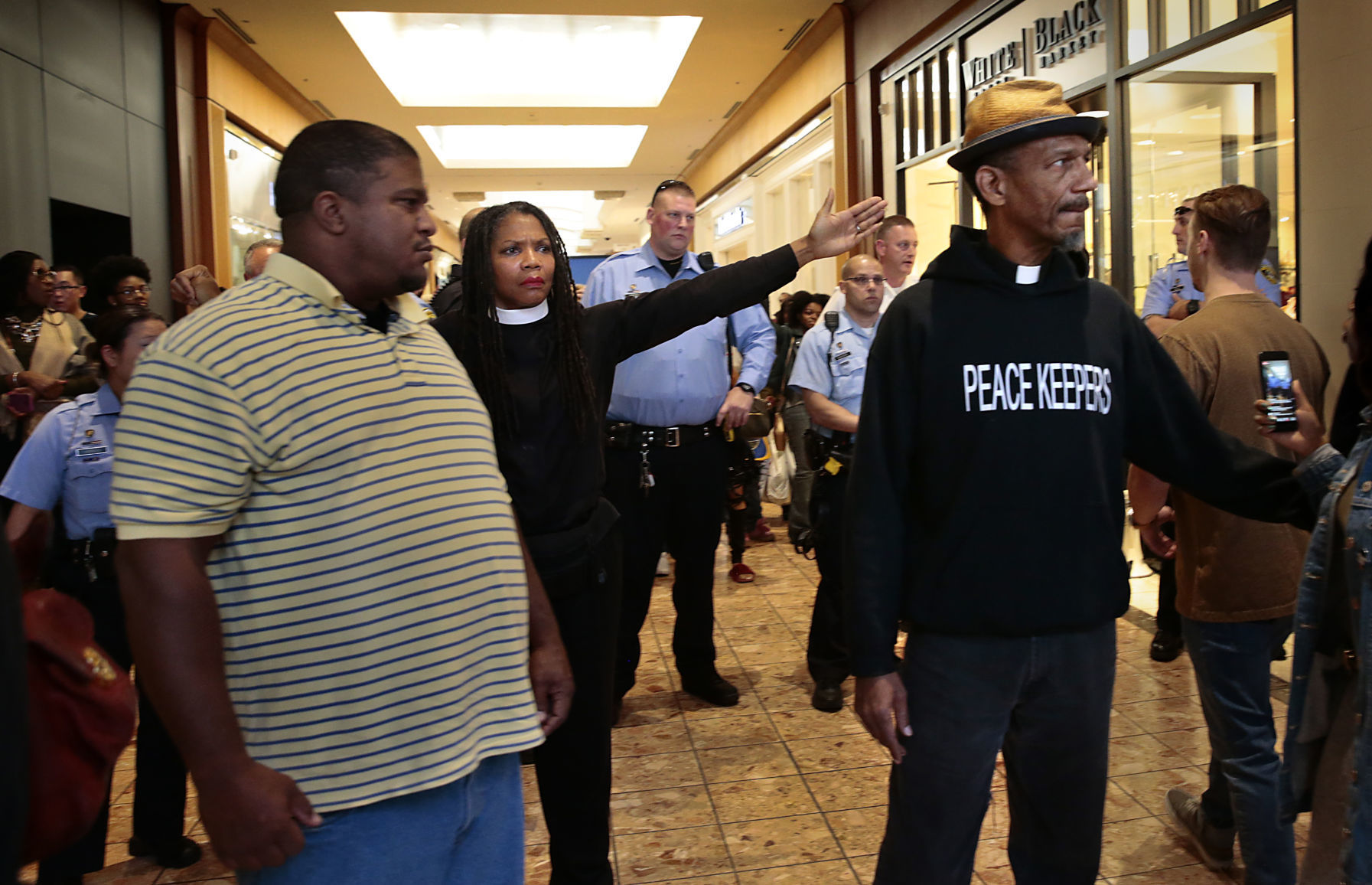 Arrests made during Galleria Black Friday protests